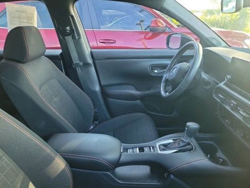 Used 2023 Honda HR-V Sport image 3