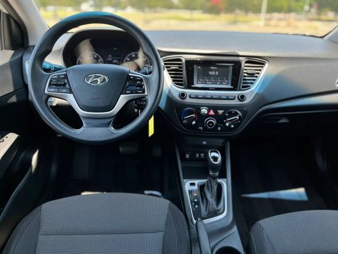 Used 2018 Hyundai Accent SE FWD image 12