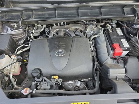 Used 2021 Toyota Highlander XLE image 35