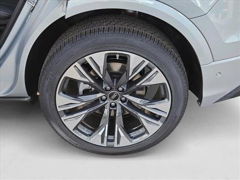 New 2025 Audi Q8 Premium w/ Black Optic Package image 10