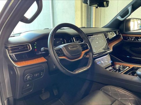 Used 2024 Jeep Grand Wagoneer L Series III AWD/4WD image 4