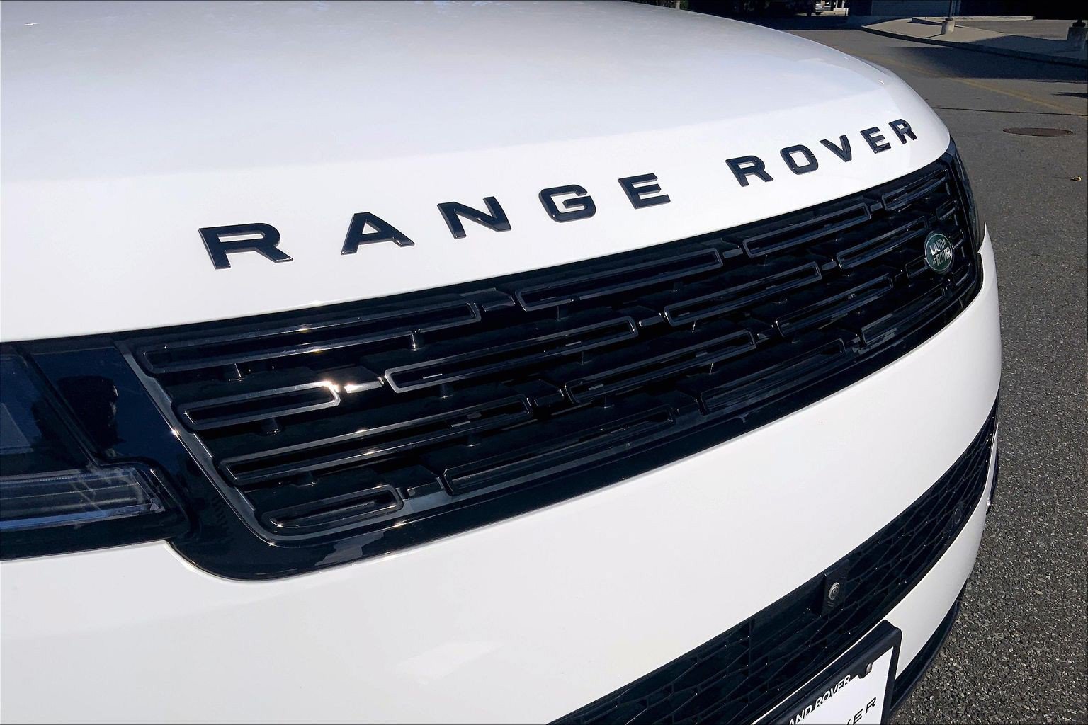 Certified 2025 Land Rover Range Rover Sport SE AWD/4WD image 6