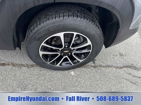 Used 2025 Chevrolet TrailBlazer LT AWD/4WD image 13