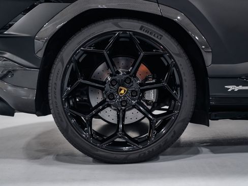 Used 2024 Lamborghini Urus Performante AWD/4WD image 44