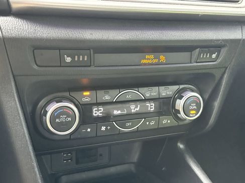 Used 2018 MAZDA MAZDA3 Touring image 16