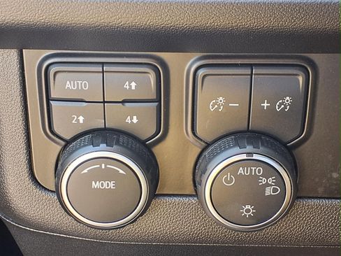 Used 2022 Chevrolet Tahoe High Country image 9