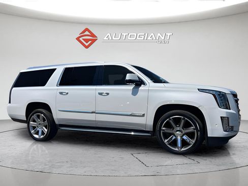 Used 2020 Cadillac Escalade ESV Premium Luxury AWD/4WD image 10