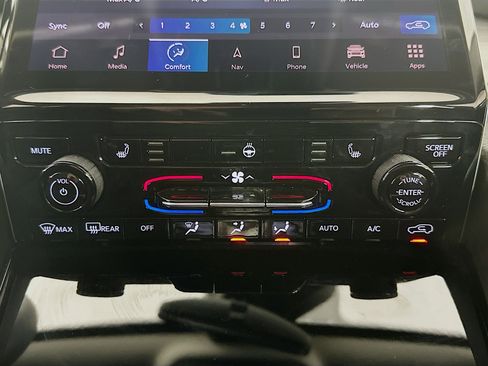 Used 2022 Jeep Grand Cherokee L Limited w/ Black Appearance Package image 37