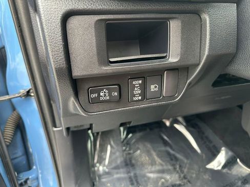 Used 2019 Toyota Tacoma TRD Sport w/ Technology Package AWD/4WD image 11