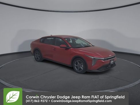 Used 2025 Kia K4 FWD image 3