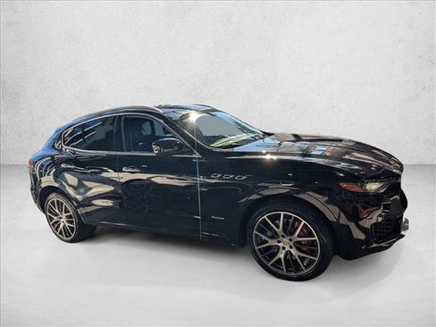 Used 2018 Maserati Levante S GranLusso image 4