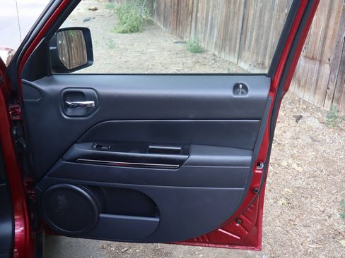 Used 2015 Jeep Patriot Limited w/ Sun/Sound Group FWD image 26