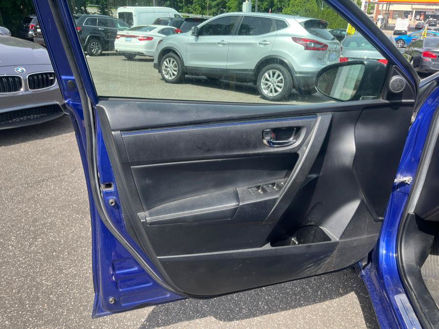 Used 2019 Toyota Corolla SE w/ Body Protection Package FWD image 9