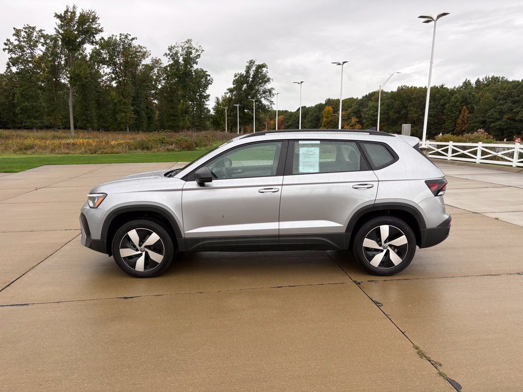 Used 2025 Volkswagen Taos S AWD/4WD image 3