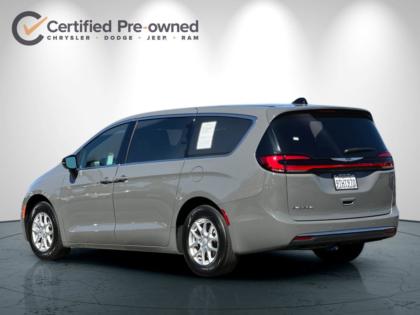 Certified 2025 Chrysler Pacifica Select FWD image 6