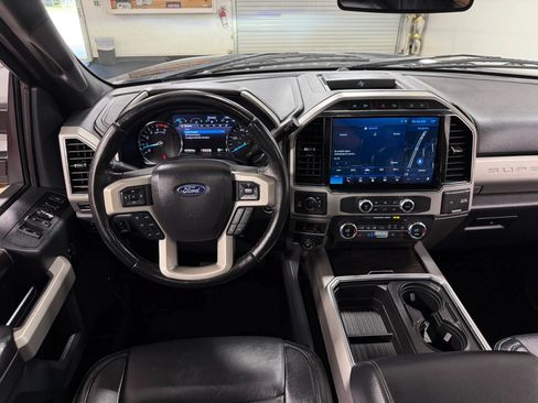 Used 2022 Ford F350 Lariat w/ Black Appearance Package AWD/4WD image 25
