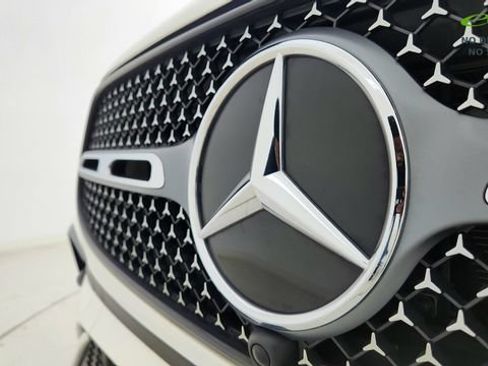 Used 2025 Mercedes-Benz GLC 300 4MATIC image 20