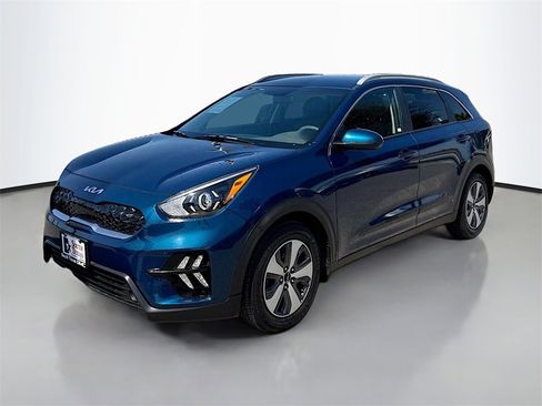 Used 2022 Kia Niro LX image 3