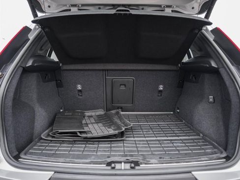 Certified 2023 Volvo XC40 B5 Plus w/ Protection Package Premier image 10