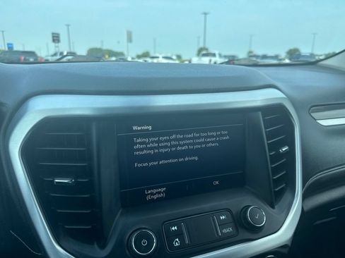 Used 2020 GMC Acadia SLT w/ Premium Package FWD image 14