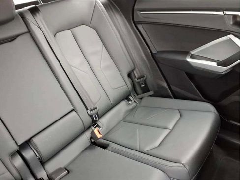 Used 2025 Audi Q3 2.0T Premium image 18