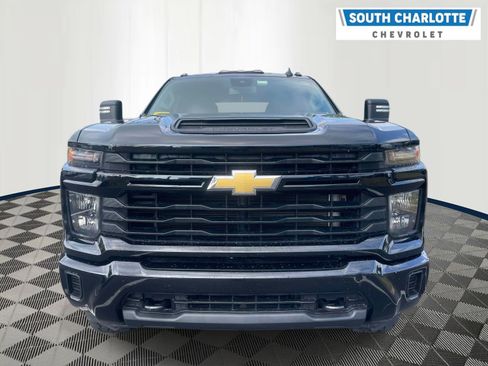 Used 2024 Chevrolet Silverado 2500 Custom w/ Custom Value Package AWD/4WD image 2