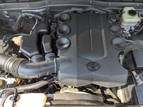 Used 2010 Toyota FJ Cruiser 4WD image 20