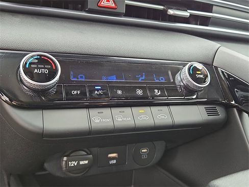 New 2025 Hyundai Elantra Blue image 13