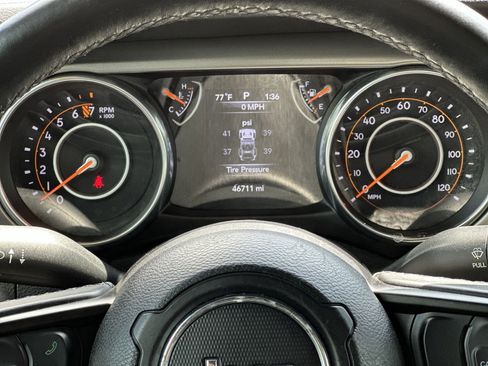 Used 2018 Jeep Wrangler Unlimited Sport S AWD/4WD image 30