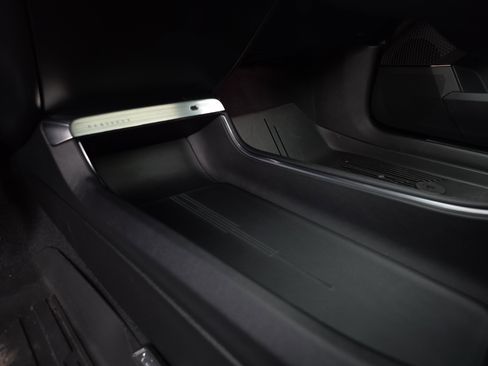 Used 2025 Cadillac Lyriq Sport image 33