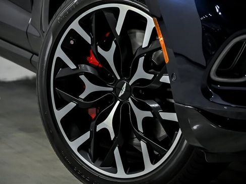 Used 2022 Aston Martin DBX AWD/4WD image 4