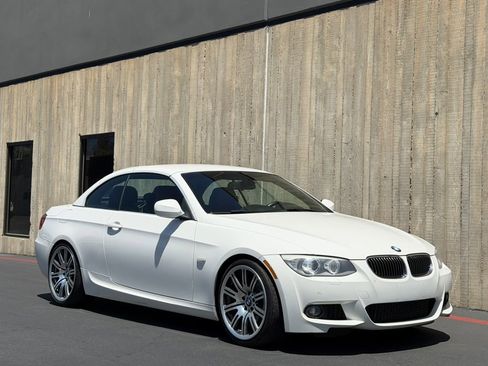 Used 2013 BMW 335i Convertible RWD image 12
