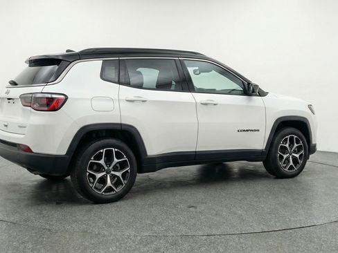 Used 2025 Jeep Compass Limited AWD/4WD image 9