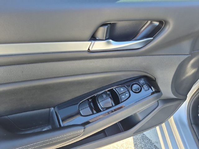 Certified 2023 Nissan Altima 2.5 SV FWD image 14