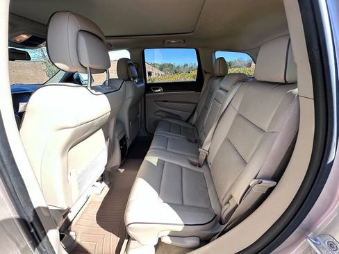 Used 2014 Jeep Grand Cherokee Overland w/ Trailer Tow Group IV RWD image 14