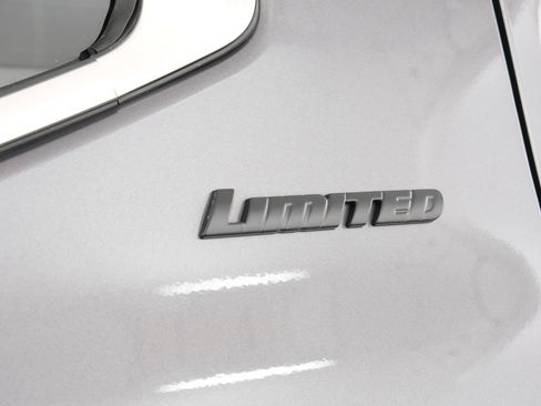 Used 2024 Toyota Tundra Limited AWD/4WD image 3