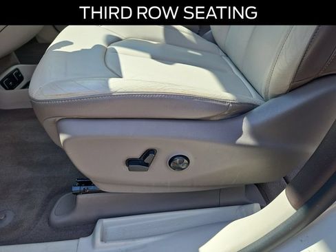 Used 2017 Chrysler Pacifica Touring-L w/ Tire & Wheel Group FWD image 18