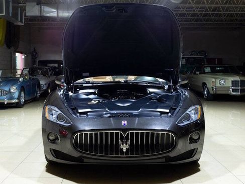 Used 2015 Maserati GranTurismo Convertible RWD image 41