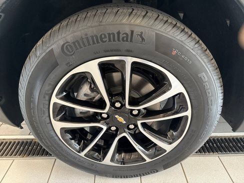 Used 2024 Chevrolet TrailBlazer LT w/ LT Cold Weather Package FWD image 12