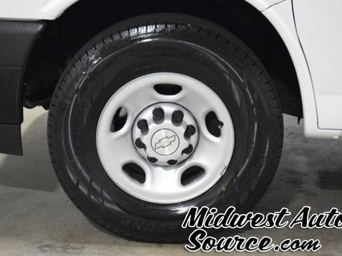 Used 2018 Chevrolet Express 2500 LS w/ Driver Convenience Package RWD image 7