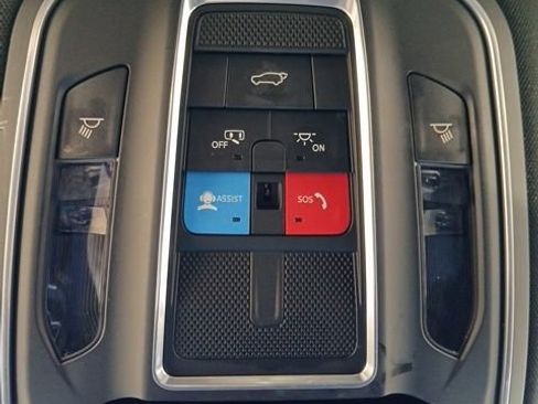 Used 2022 Jeep Wagoneer Series III w/ Flexible Seating Group image 26