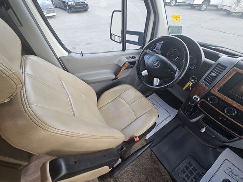 Used 2017 Mercedes-Benz Sprinter 3500 image 12