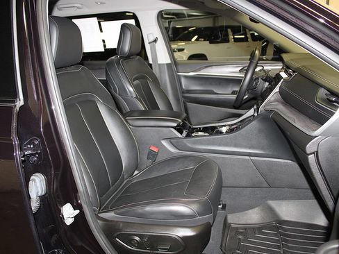 Certified 2022 Jeep Grand Cherokee L Limited AWD/4WD image 31