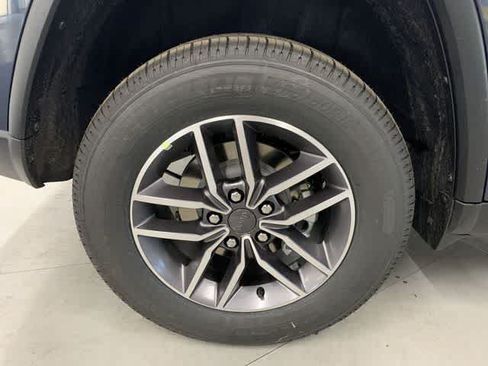 Used 2020 Jeep Grand Cherokee Limited AWD/4WD image 24