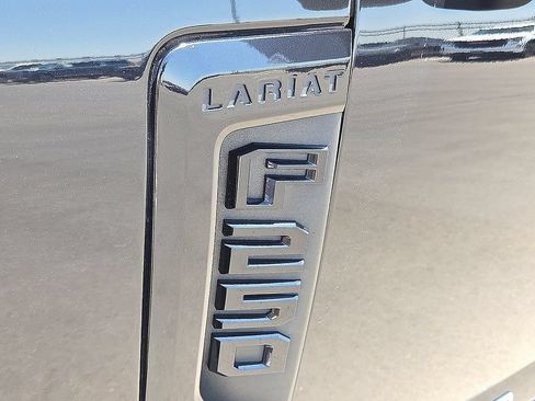 Used 2022 Ford F250 Lariat w/ Lariat Ultimate Package AWD/4WD image 7