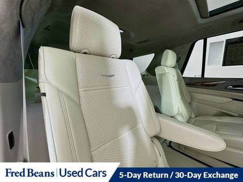 Used 2022 Cadillac Escalade Premium Luxury Platinum AWD/4WD image 37