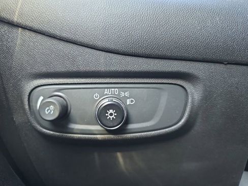 Used 2022 Chevrolet Equinox RS FWD image 10