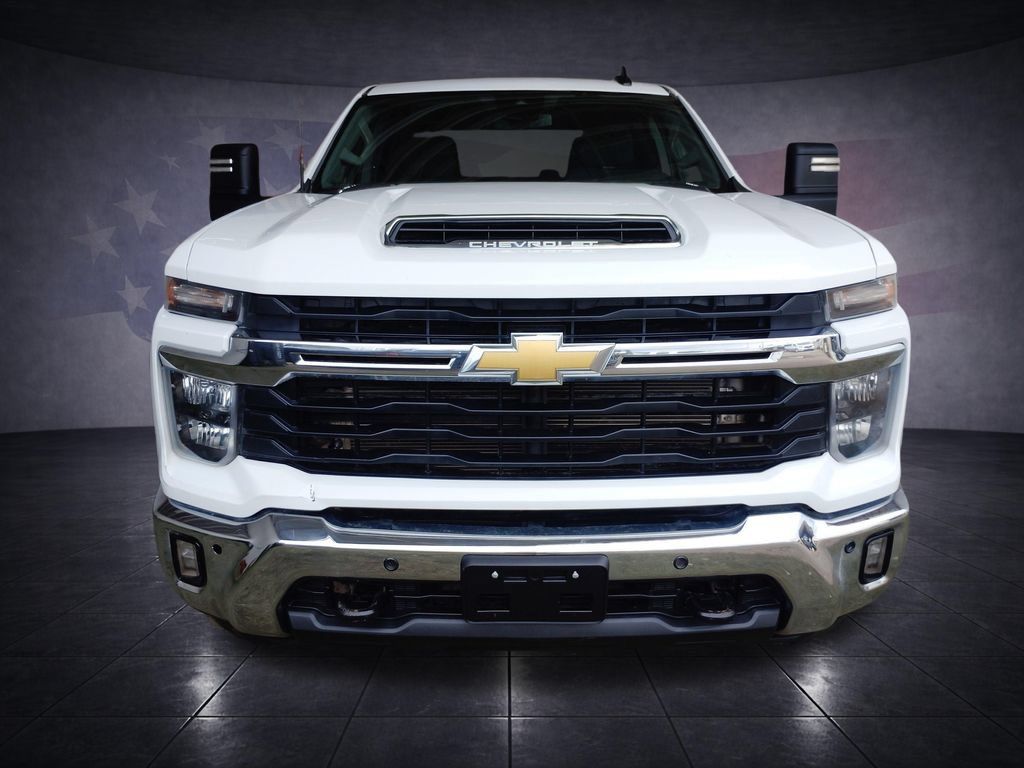 Used 2025 Chevrolet Silverado 2500 LT AWD/4WD image 8