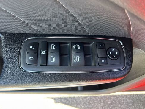 Used 2022 Dodge Charger SXT image 17