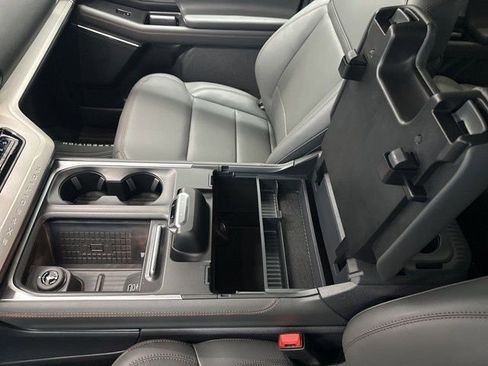 New 2025 Ford Expedition Active image 38